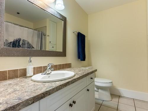 23-2714 Tranquille Rd, Kamloops, BC - Indoor Photo Showing Bathroom