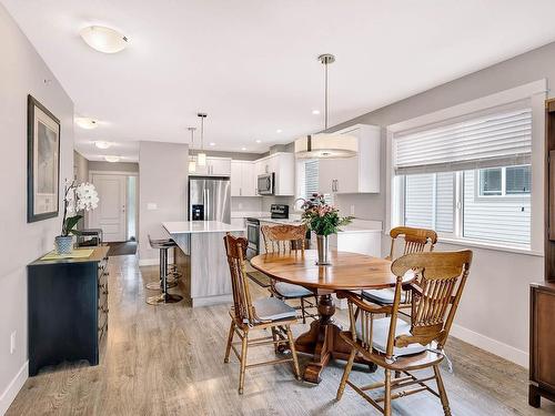 113-8800 Dallas Drive, Kamloops, BC - Indoor Photo Showing Dining Room