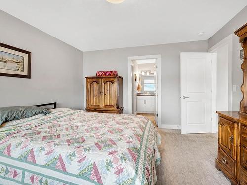 113-8800 Dallas Drive, Kamloops, BC - Indoor Photo Showing Bedroom