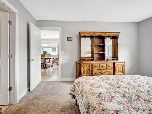 113-8800 Dallas Drive, Kamloops, BC - Indoor Photo Showing Bedroom