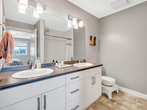 113-8800 Dallas Drive, Kamloops, BC - Indoor Photo Showing Bathroom