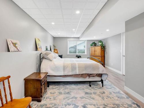 113-8800 Dallas Drive, Kamloops, BC - Indoor Photo Showing Bedroom