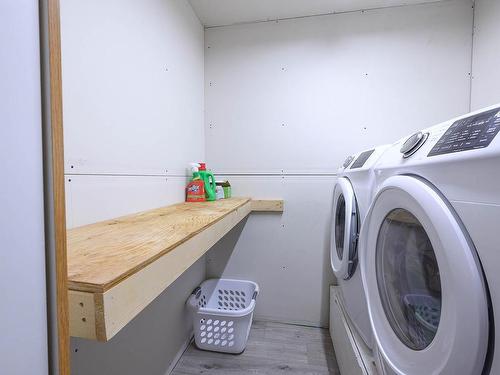 113-8800 Dallas Drive, Kamloops, BC - Indoor Photo Showing Laundry Room