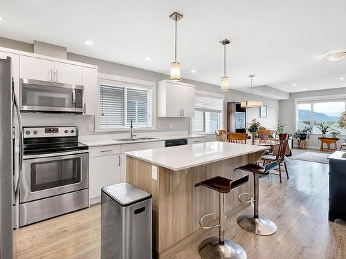 113-8800 Dallas Drive, Kamloops, BC - Indoor Photo Showing Kitchen With Upgraded Kitchen