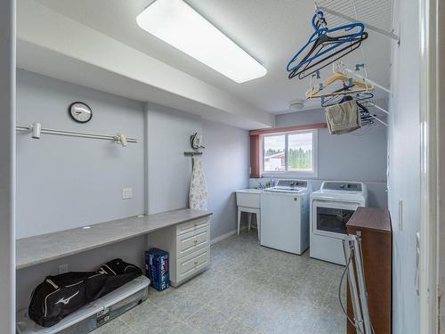 1955 Parkcrest Ave, Kamloops, BC - Indoor Photo Showing Laundry Room