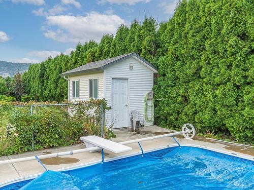 1955 Parkcrest Ave, Kamloops, BC - Outdoor With In Ground Pool With Backyard