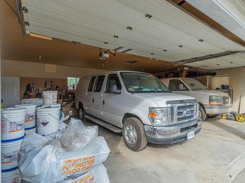 1955 Parkcrest Ave, Kamloops, BC - Indoor Photo Showing Garage