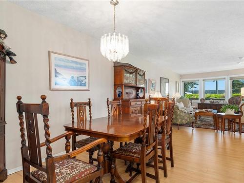 101-700 Island Hwy South, Campbell River, BC - Indoor Photo Showing Dining Room