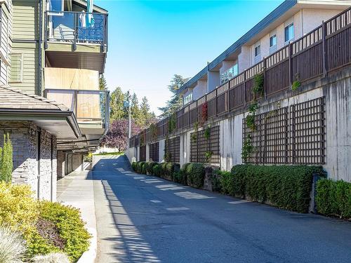 202-257 Moilliet St South, Parksville, BC - Outdoor