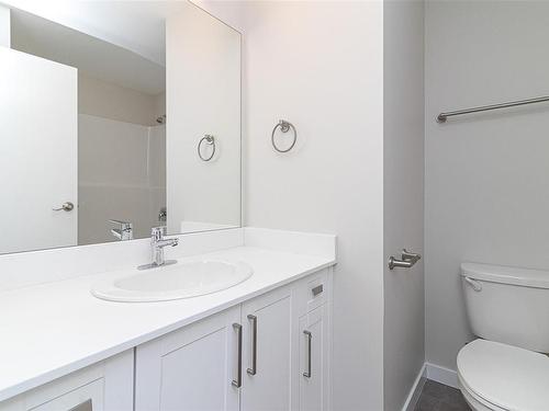 501-868 Orono Ave, Langford, BC - Indoor Photo Showing Bathroom