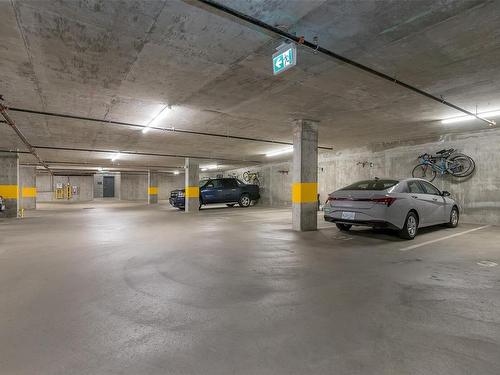 501-868 Orono Ave, Langford, BC - Indoor Photo Showing Garage