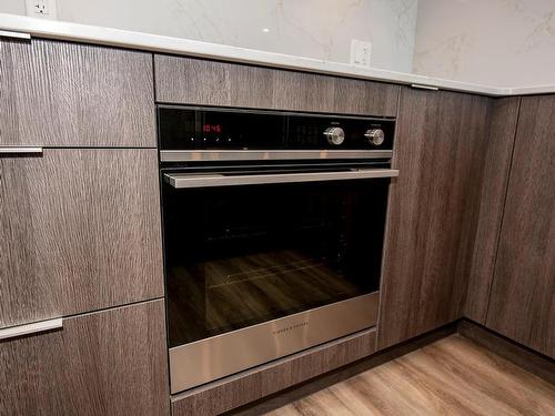 804-1100 Yates St, Victoria, BC - Indoor Photo Showing Kitchen