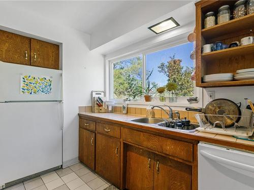 2217/2219 Vancouver St, Victoria, BC - Indoor Photo Showing Kitchen With Double Sink