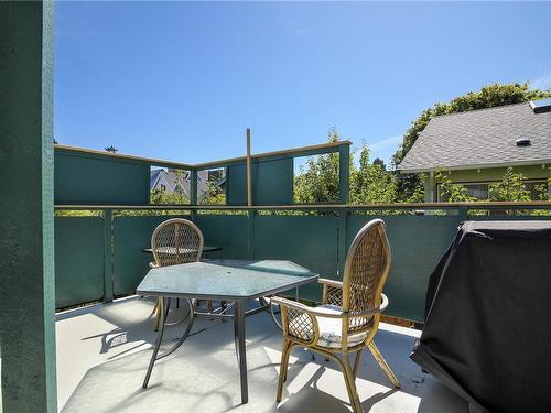 2217/2219 Vancouver St, Victoria, BC - Outdoor With Deck Patio Veranda