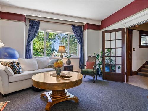 2217/2219 Vancouver St, Victoria, BC - Indoor Photo Showing Living Room