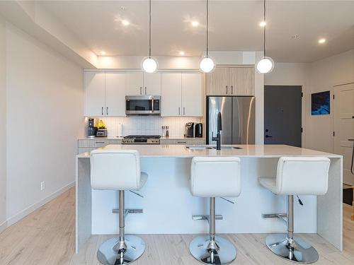 210-958 Pharoah Mews, Langford, BC - Indoor Photo Showing Kitchen With Upgraded Kitchen