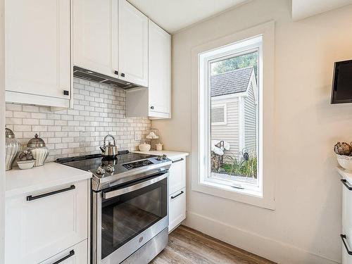 Kitchen - 31 Rue Du Huard, Orford, QC - Indoor Photo Showing Kitchen With Upgraded Kitchen