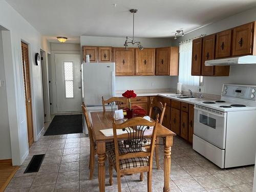 Cuisine - 752 4E Rue, Chibougamau, QC - Indoor Photo Showing Kitchen With Double Sink