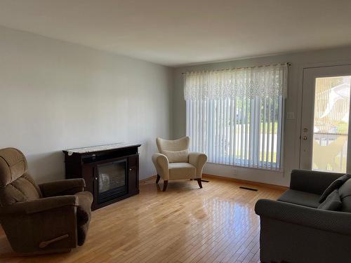 Salon - 752 4E Rue, Chibougamau, QC - Indoor Photo Showing Living Room