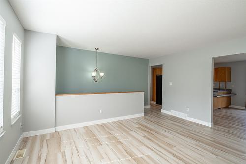 5830 Westwynd Drive, Falkland, BC - Indoor Photo Showing Other Room