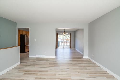 5830 Westwynd Drive, Falkland, BC - Indoor Photo Showing Other Room