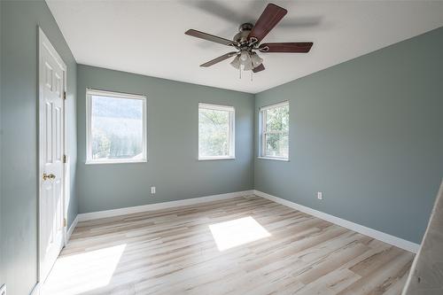 5830 Westwynd Drive, Falkland, BC - Indoor Photo Showing Other Room