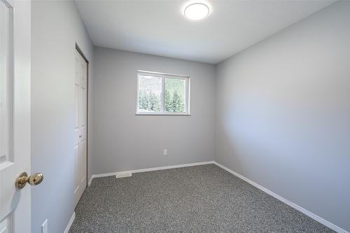 5830 Westwynd Drive, Falkland, BC - Indoor Photo Showing Other Room