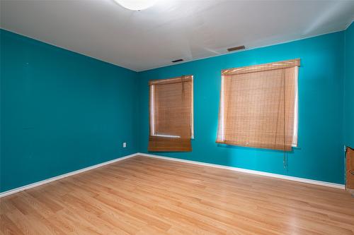 5830 Westwynd Drive, Falkland, BC - Indoor Photo Showing Other Room