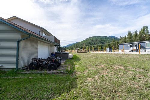 5830 Westwynd Drive, Falkland, BC - Outdoor