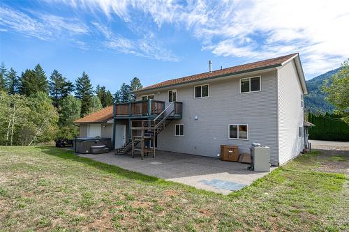 5830 Westwynd Drive, Falkland, BC - Outdoor