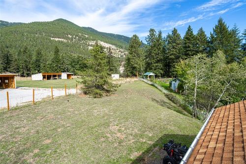 5830 Westwynd Drive, Falkland, BC - Outdoor