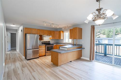 5830 Westwynd Drive, Falkland, BC - Indoor Photo Showing Kitchen