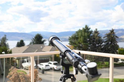 307 Sandpiper Court, Kelowna, BC - Outdoor With View