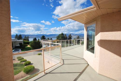 307 Sandpiper Court, Kelowna, BC - Outdoor With Exterior