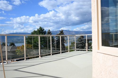 307 Sandpiper Court, Kelowna, BC - Outdoor With View