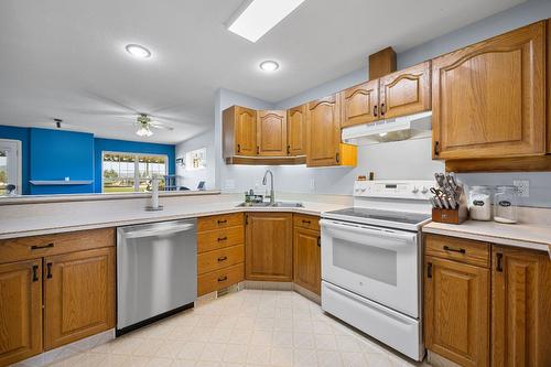 27-303 Regent Avenue, Enderby, BC - Indoor Photo Showing Kitchen With Double Sink