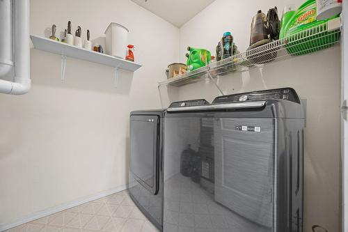 27-303 Regent Avenue, Enderby, BC - Indoor Photo Showing Laundry Room