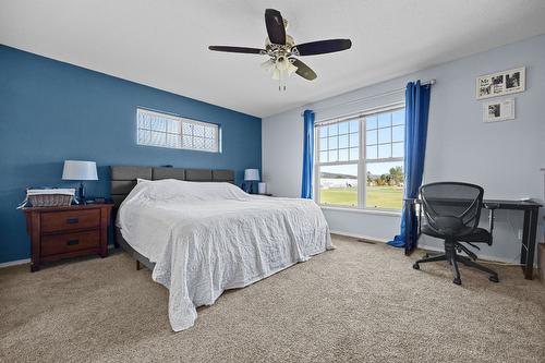 27-303 Regent Avenue, Enderby, BC - Indoor Photo Showing Bedroom