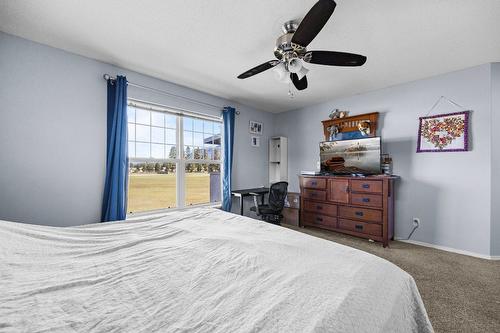 27-303 Regent Avenue, Enderby, BC - Indoor Photo Showing Bedroom