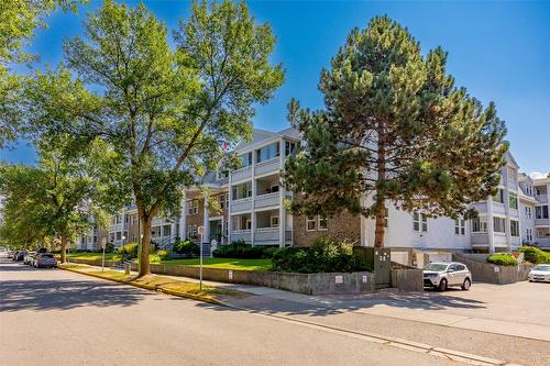 318-575 Sutherland Avenue, Kelowna, BC - Outdoor With Facade