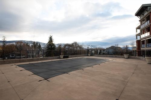 311-3865 Truswell Road, Kelowna, BC - Outdoor