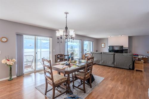 5247 Sutherland Road, Peachland, BC - Indoor