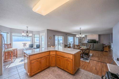 5247 Sutherland Road, Peachland, BC - Indoor