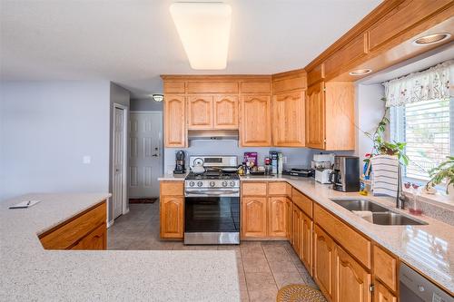 5247 Sutherland Road, Peachland, BC - Indoor Photo Showing Kitchen With Double Sink