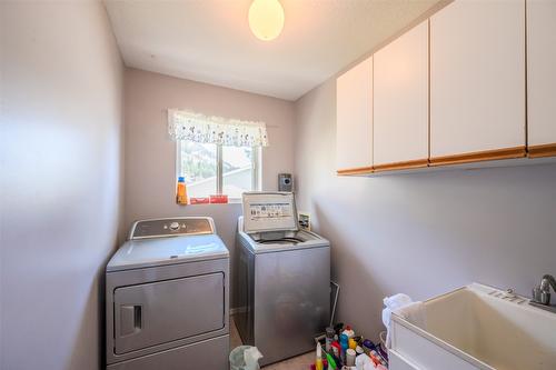 5247 Sutherland Road, Peachland, BC - Indoor Photo Showing Laundry Room