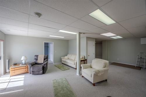 5247 Sutherland Road, Peachland, BC - Indoor Photo Showing Basement