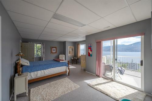 5247 Sutherland Road, Peachland, BC - Indoor Photo Showing Bedroom