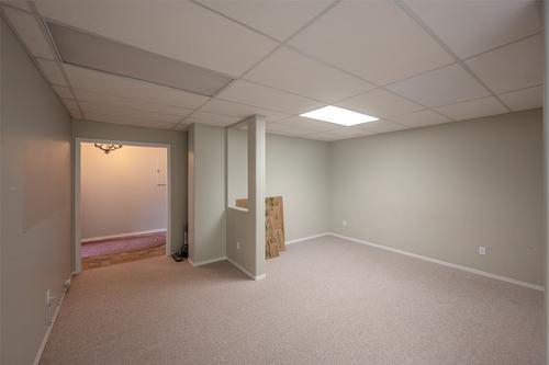 5247 Sutherland Road, Peachland, BC - Indoor Photo Showing Basement