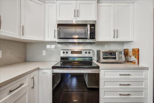 3407 Ironwood Drive, West Kelowna, BC - Indoor Photo Showing Kitchen