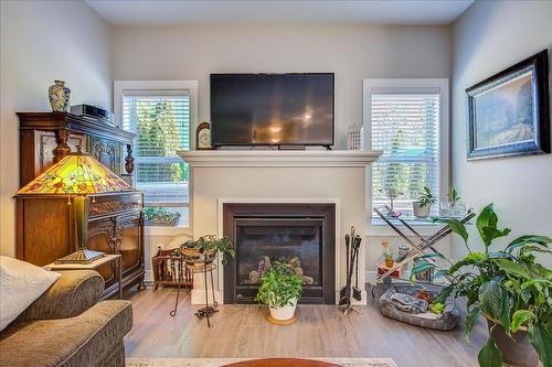 3407 Ironwood Drive, West Kelowna, BC - Indoor Photo Showing Living Room With Fireplace